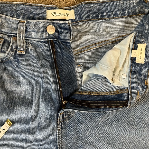 Madewell The Mom Jean in Melva Wash size 26 - Picture 11 of 16